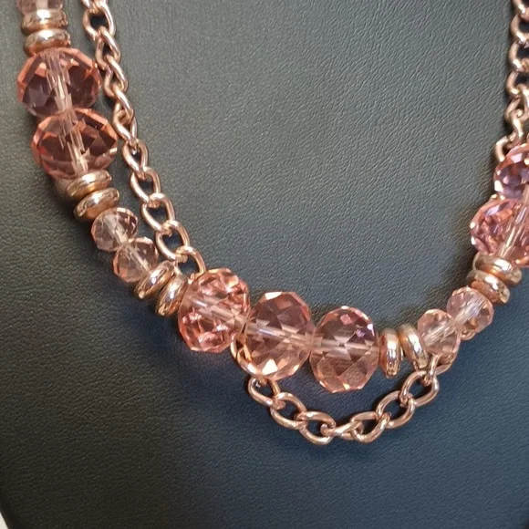 Glass beads vintage necklace with gold chain - Picture 2 of 3